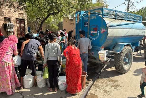 Intersectional gendered experiences of water infrastructure: A case study of Lakshman Basti